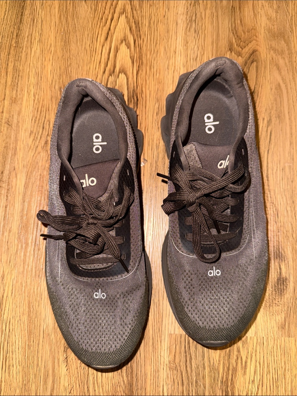ALO Yoga Women's espresso Athletic Lace-Up Sneakers